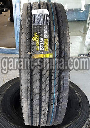 Blacklion BT165 (рулевая) 235/75 R17.5 143/141L 18PR - Фото протектора с этикеткой на складе